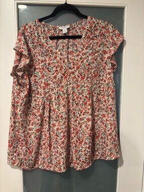 Carolina Belle Coral Floral Blouse on Cream